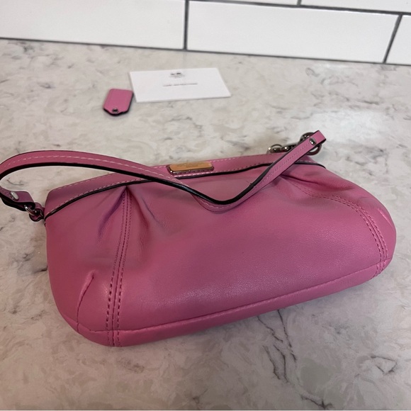 Vintage Coach Leather Wristlet - Picture 6 of 14